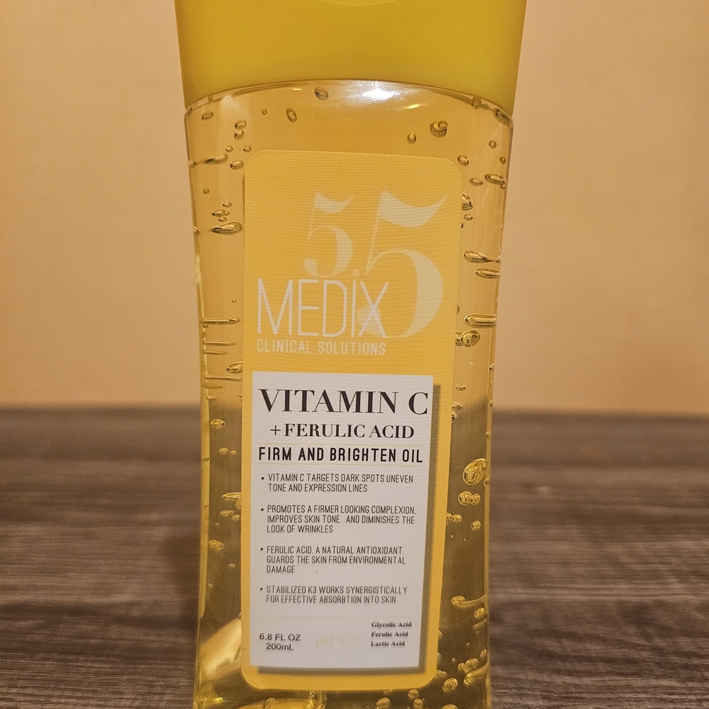 Medix 5.5 Vitamin C + Ferulic Acid Firm & Brighten Oil - Yellow